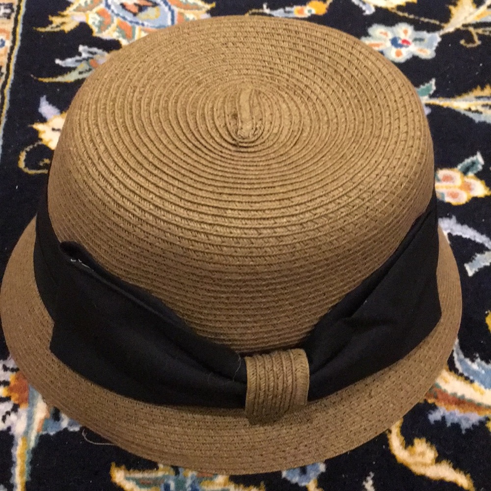 D&Y paper hat; New without tags!🧡